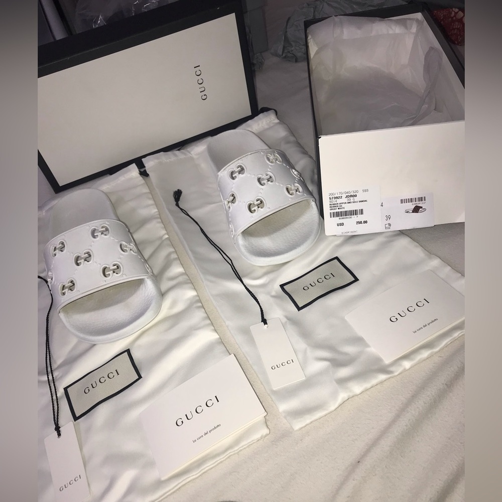 GUCCI WOMEN'S WHITE RUBBER GG SLIDE SANDAL